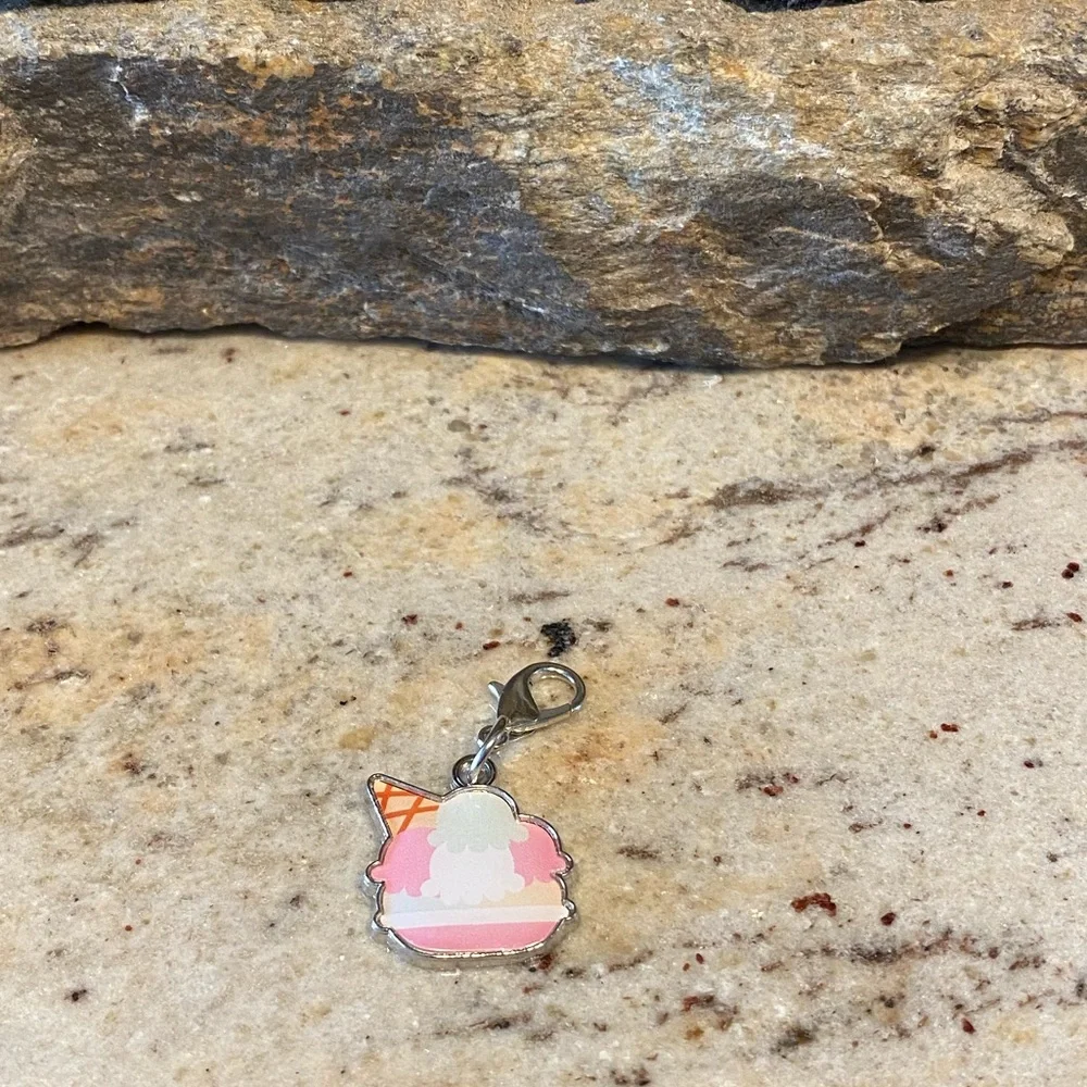 NWOT Pusheen box exclusive cat collar charm / ice cream